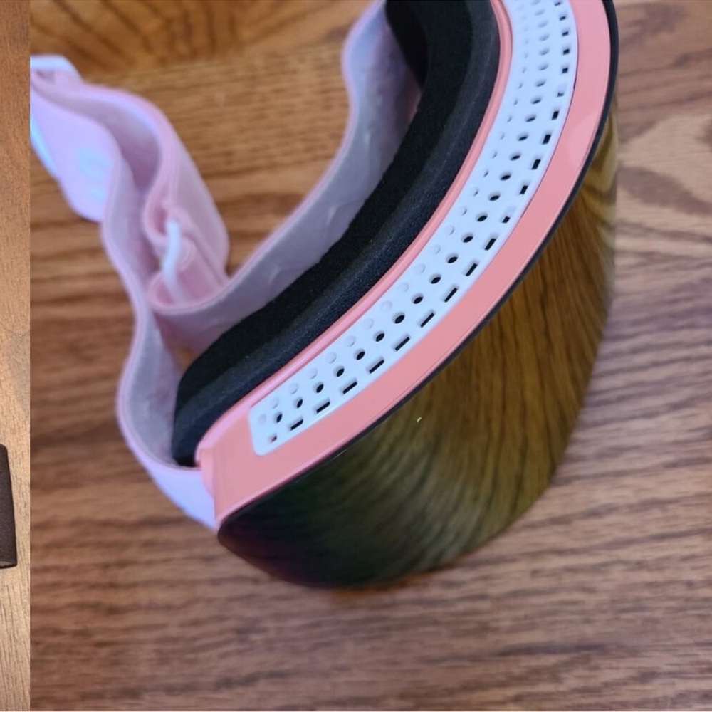 New Ski Pink Goggles - Picture 3 of 10